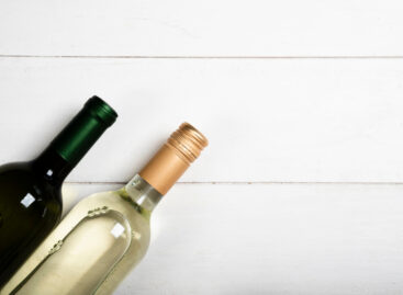 Aldi cuts back on wine packaging