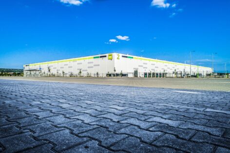 ERSTE Open-Ended Real Estate Investment Fund has closed the biggest deal of the decade with the purchase of two HelloParks warehouses