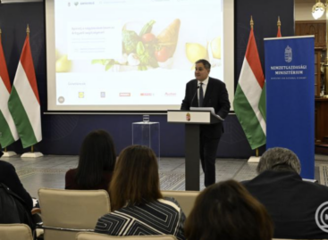 According to Márton Nagy, the price of the affected foods decreased by an average of 16 percent as a result of the margin freeze