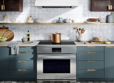 The oven suggests a recipe and the extractor hood rises from the kitchen counter – this could be the household of the future