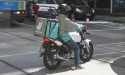 Közel 3,5 milliárd euróért veszi meg a DoorDash a Deliveroo-t