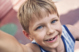 250 HUF coupons in nearly 200 Tescos = several million HUF worth of handholds for 3,600 children
