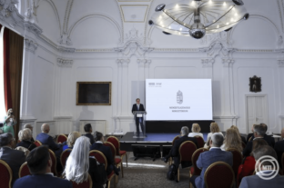 Márton Nagy: in the long term, we must return to investment-led economic growth