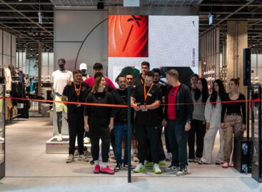 Megnyitott Buda legnagyobb Nike üzlete az Allee-ban
