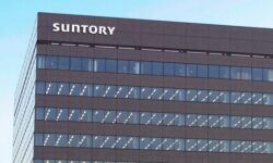 Árat emel Japánban a Suntory októbertől