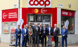 Szegeden nyílt meg az ország első hibrid okosboltja