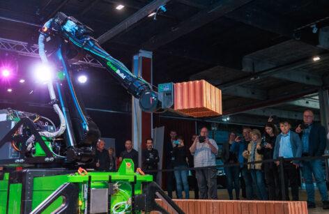 Wienerberger presented a bricklaying robot in Hungary
