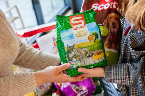 SPAR calls for national cooperation – pet food collection begins for four-legged friends in need