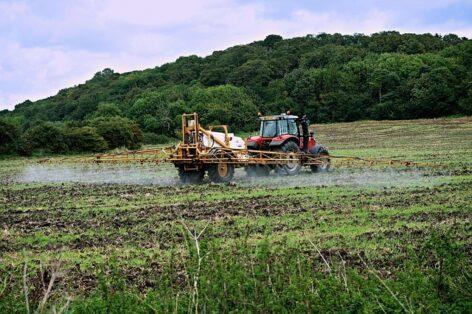 EU pesticide sales fall