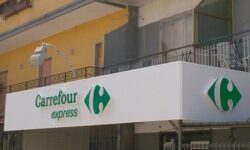 Carrefour aims to open 100 stores in Spain this year
