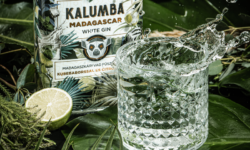 Limitált kiadású, dzsungelt idéző White Gin palackkal robbantja be a nyarat a Kalumba