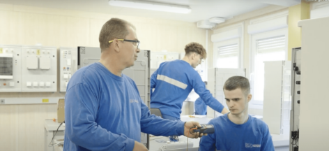 Sikeresen végeztek az első duális szakképzésben résztvevő diákok a Nestlé Hungária szerencsi oktatóközpontjába