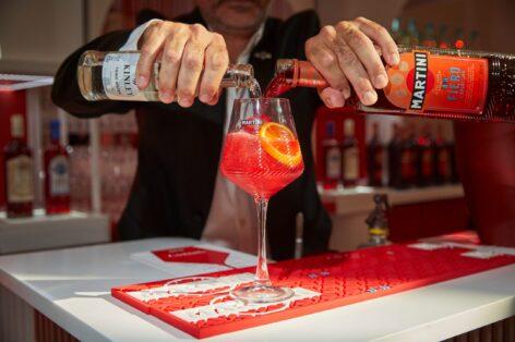 Discover the Italian icon – MARTINI® opens a new chapter