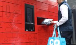 Royal Mail-lel együttműködve csomagautomatákkal bővíti szolgáltatásait a brit Co-op