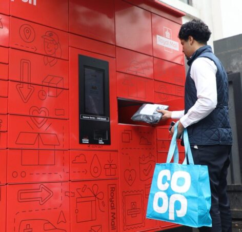 Royal Mail-lel együttműködve csomagautomatákkal bővíti szolgáltatásait a brit Co-op