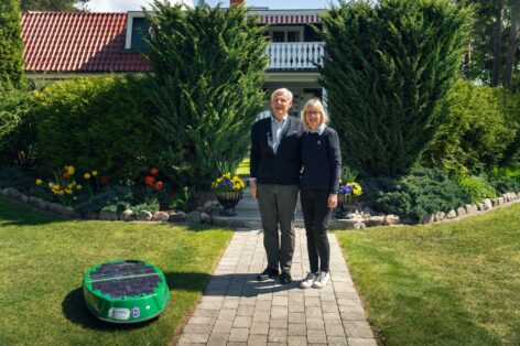 Megtalálták a világ legrégebbi robotfűnyíróját – és még 30 év elteltével is nyírja a füvet