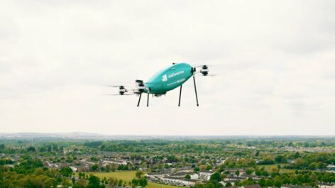 Drónos ételkiszállítást tesztel a Deliveroo Dublinban