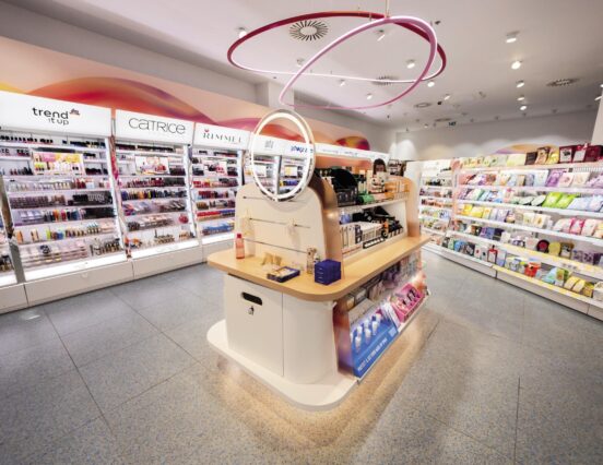 Dm invests in technological development, store network and employee training