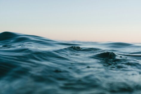 EU adopts strategy to protect oceans and boost water economy