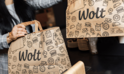 Havazás idején extra díjat jelent meg a Woltnál – futárok és felhasználók is jelezték