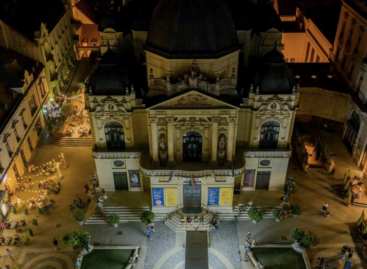 Waberer’s supplied one of the most unique light installations of the Zsolnay Light Festival