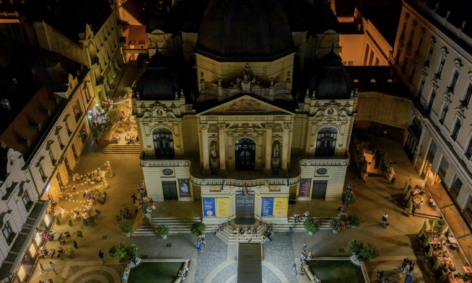 Waberer’s supplied one of the most unique light installations of the Zsolnay Light Festival
