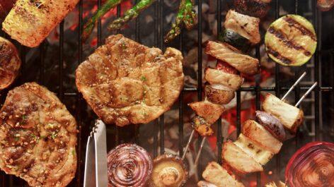 Pork, wet towel, tricks – this is how Hungarians grill!