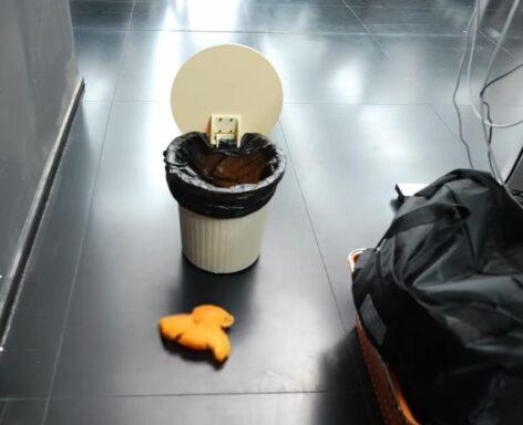 A irodai szemeteskosarak apoteózisa – A nap videója