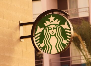 Starbucks calls corporate employees back to the office — or take a payout