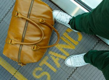 Ryanair employees to receive cash bonuses for screening out oversized luggage