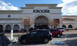 Újabb leépítéseket és szerkezetváltást jelentett be a Kroger