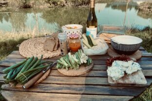 Small producers welcome consumers with open doors