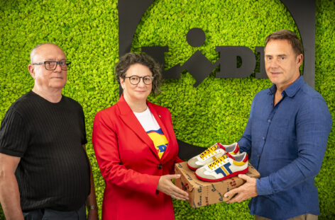 An icon was born with the collaboration between Lidl and Tisza Cipő