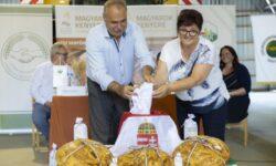 Köszönettel tartozunk a gazdáknak az életet adó búzáért és a belőle készülő kenyérért