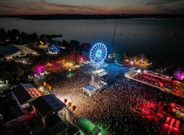 A STRAND Fesztivál K&H Balaton Nagyszínpadán hazai- és világsztárok váltják egymást