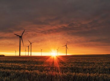 Illusions and reality: will there be enough energy for future civilization?