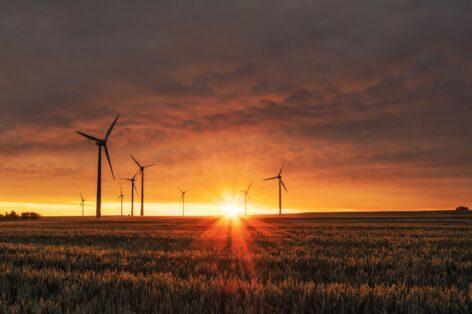 Illusions and reality: will there be enough energy for future civilization?