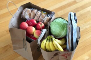 Meghosszabbította a kormány az árrésstopot