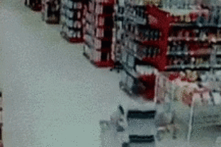 A bevásárlókocsi veszélyese üzem – A nap videója