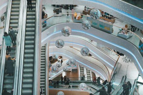 The tightening of the mall ban affects a narrower circle, but it can still put a burden on retailers
