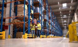 Raktárbővítéssel erősítik európai jelenlétüket a kínai e-kereskedelmi óriások