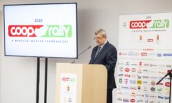 AM: a kormány 300 milliárd forintos fejlesztési programmal segíti a magyar élelmiszergyártókat