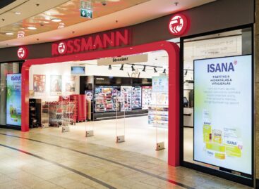 Rossmann enters a new digital era: they are installing 30 new digital signage devices