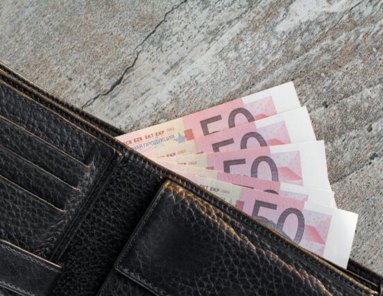 KSH: a bruttó átlagkereset 693 700 forint volt, 9,0 százalékkal meghaladta az egy évvel korábbit