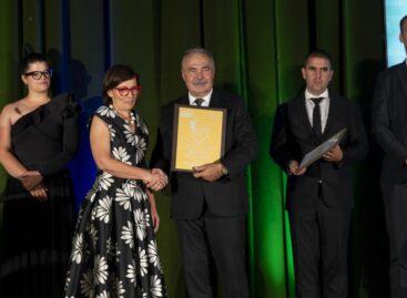 Tradition and innovation: Greenman presents award to the most beautiful fruit-growing estate in the country