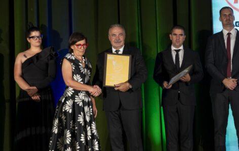 Tradition and innovation: Greenman presents award to the most beautiful fruit-growing estate in the country