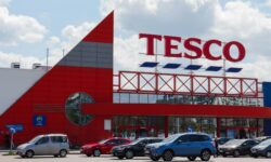 Tesco beszállt a nyugdíjasutalvány-akciók versenyébe