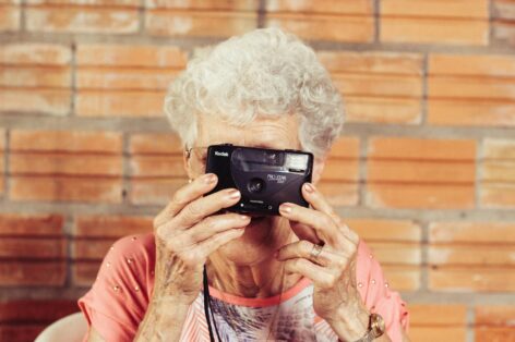 Pensioner vouchers: each chain entices customers differently