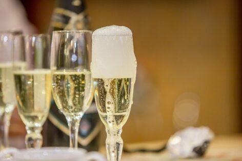 One hundred and thirty small and large wineries produce sparkling wine in Hungary today