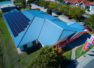 A napenergia szerepe egyre nő a kiskereskedelemben – újabb SPAR áruházak működését támogatják napelemek